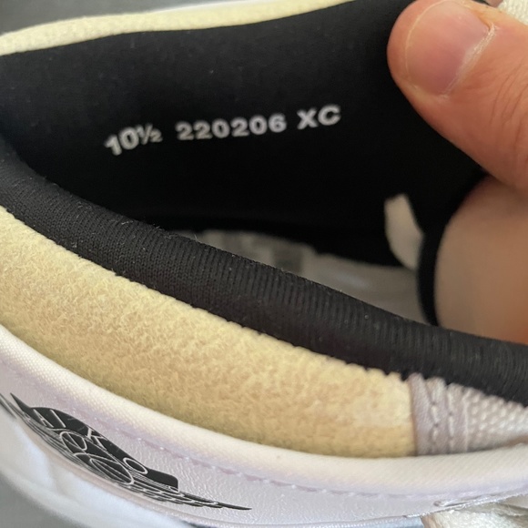 AIR JORDAN 1 KO HIGH 'GREY FOG' - Picture 1 of 5
